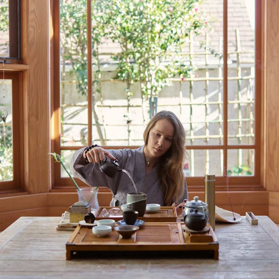 Le rinçage du thé est-il malin ou inutile ?